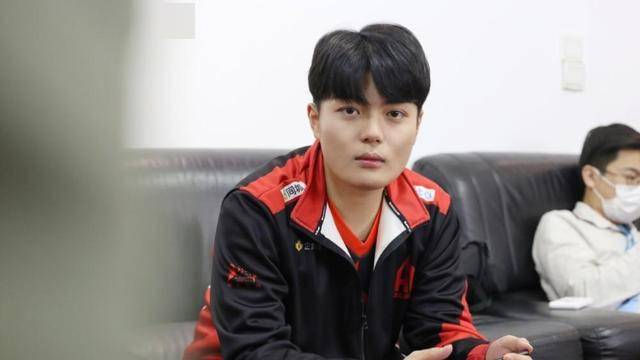 ag汤汤无缘大名单后苦练打野,控龙依旧不行,被国一韩信上课了