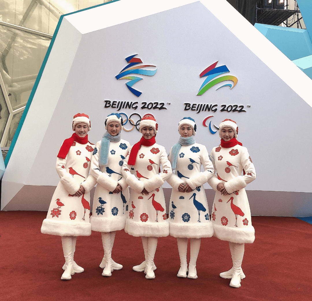 冬奥会志愿者服装设计图片