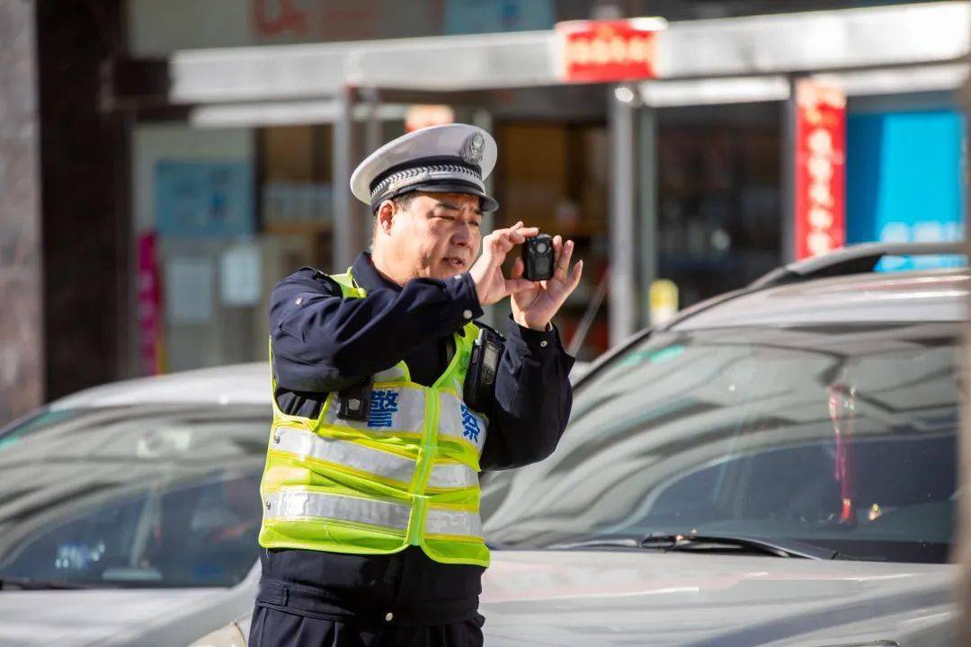 忻州这名交警火了!