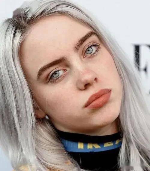 14岁英国少女"怪病"缠身,性格乐观还做起了美妆,游戏博主_jess