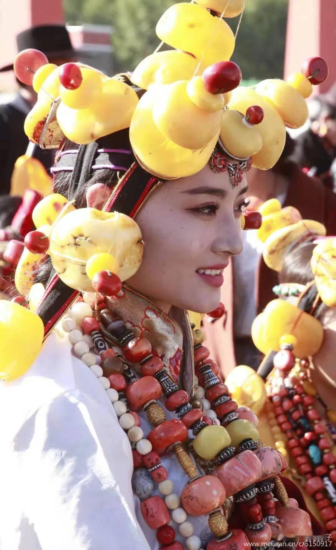 玉树文旅玉树人文类月历出炉让我们一起欣赏康巴人的新容颜