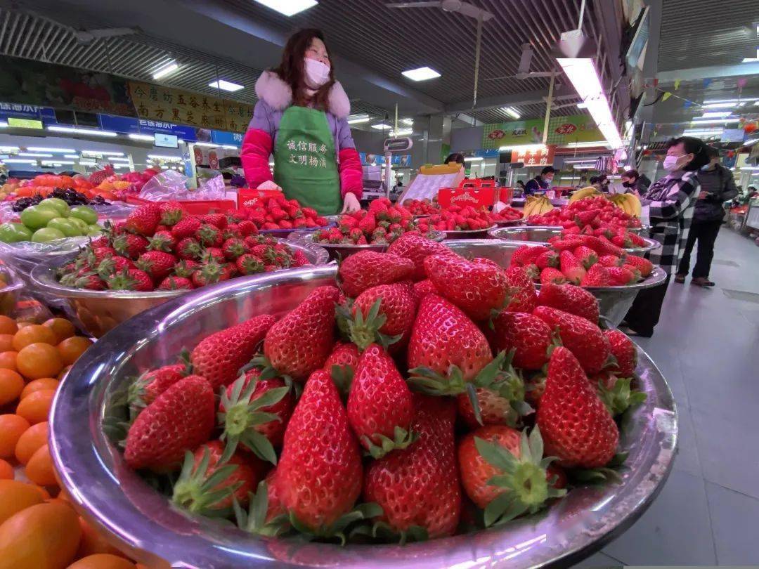当下市场上售卖的草莓