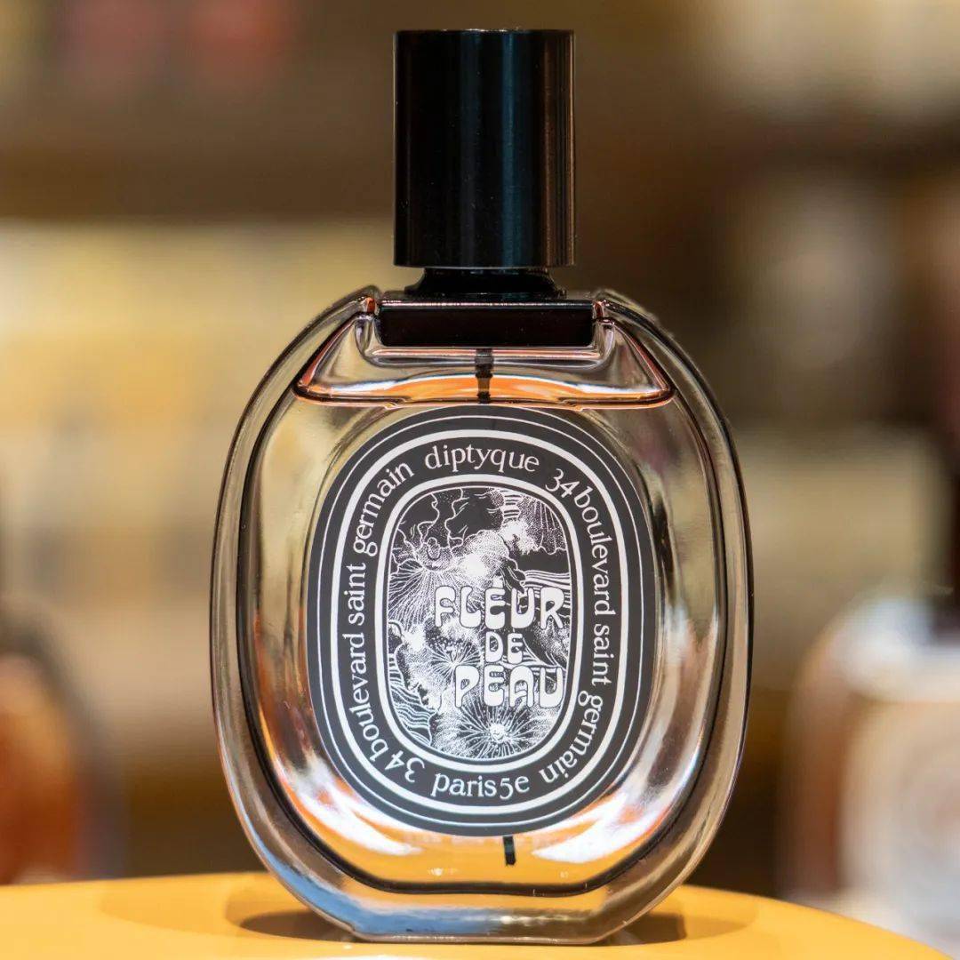 的香水,鼻,耳等多个感官是一款让眼,萃取自苦橙树的叶,果,花,eau des