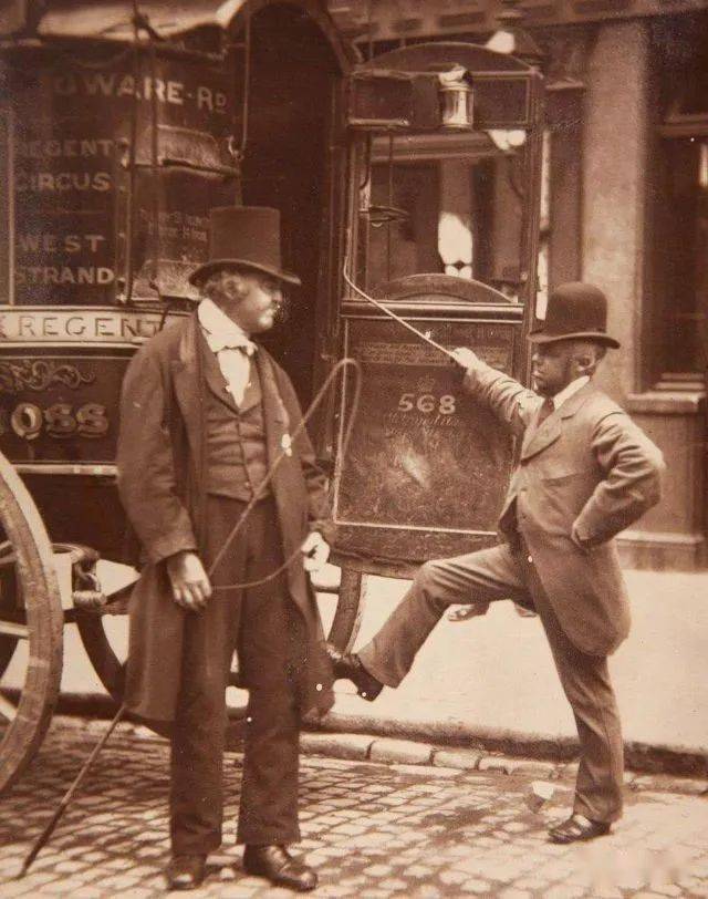 1877年伦敦人街头生活的旧照片