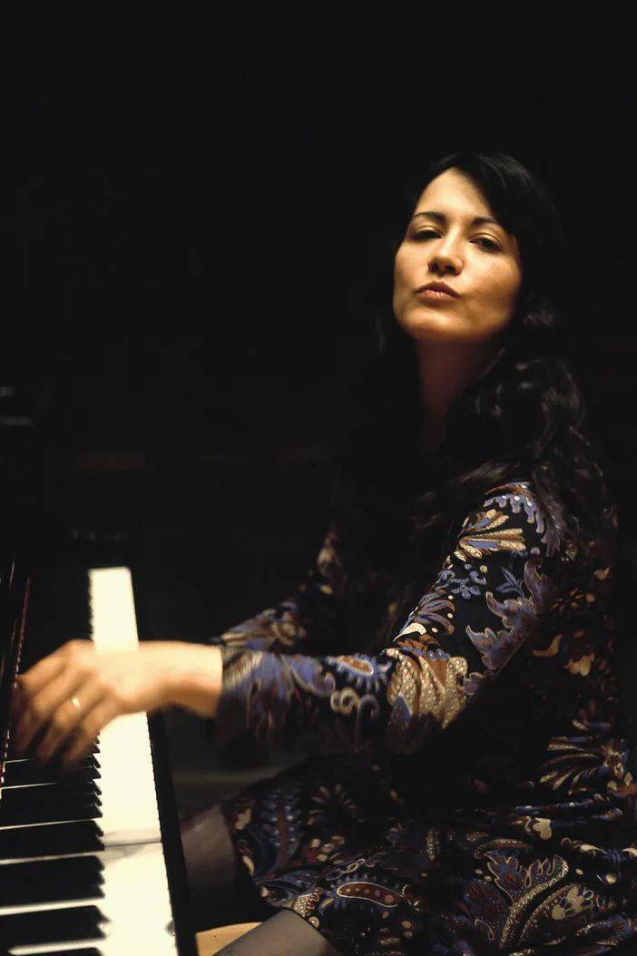 丹尼尔·库内尔对谈玛塔·阿格里奇daniel kühnel im gespr01ch