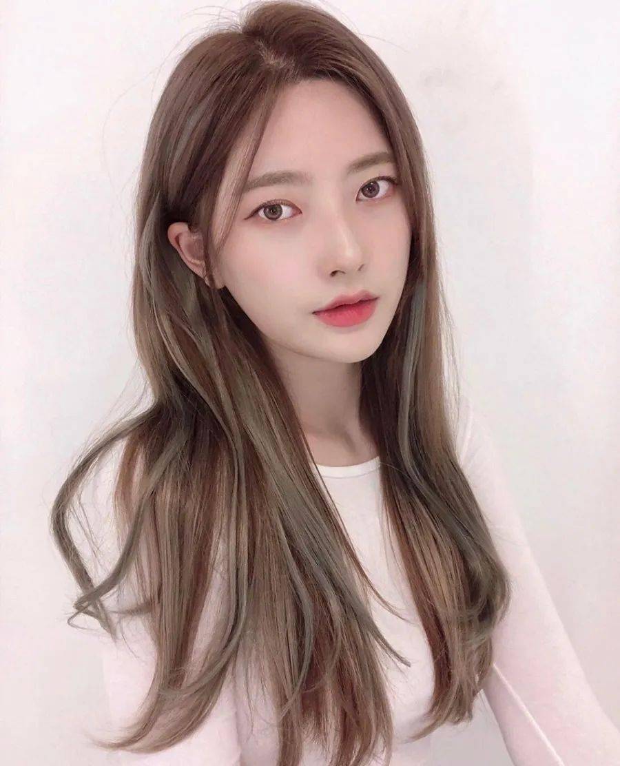 韩国女星都爱的双色挑染 可爱暗黑气场满分