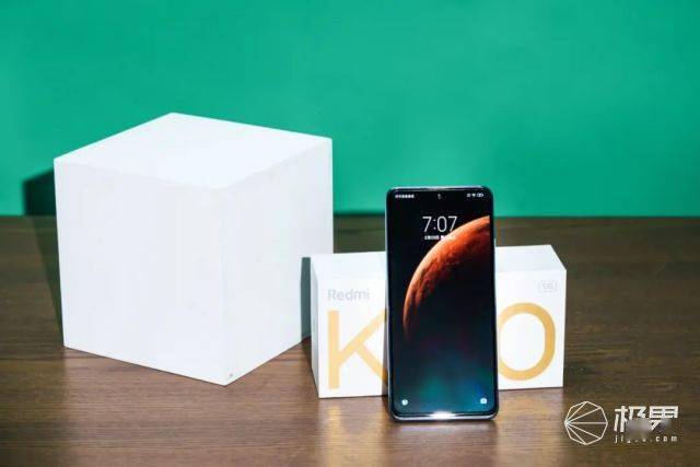 旗舰|Redmi K40系列体验：顶配硬件水桶机，定价实在是太狠了