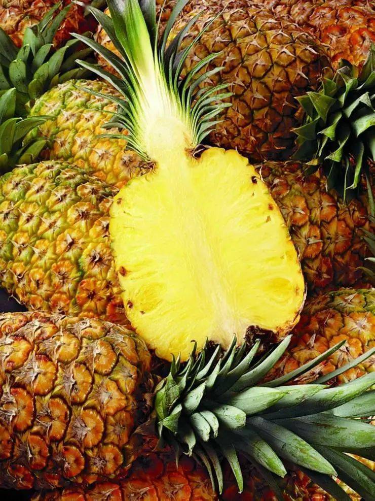 别再用盐水泡了,吃菠萝前这样做才能防过敏!_凤梨