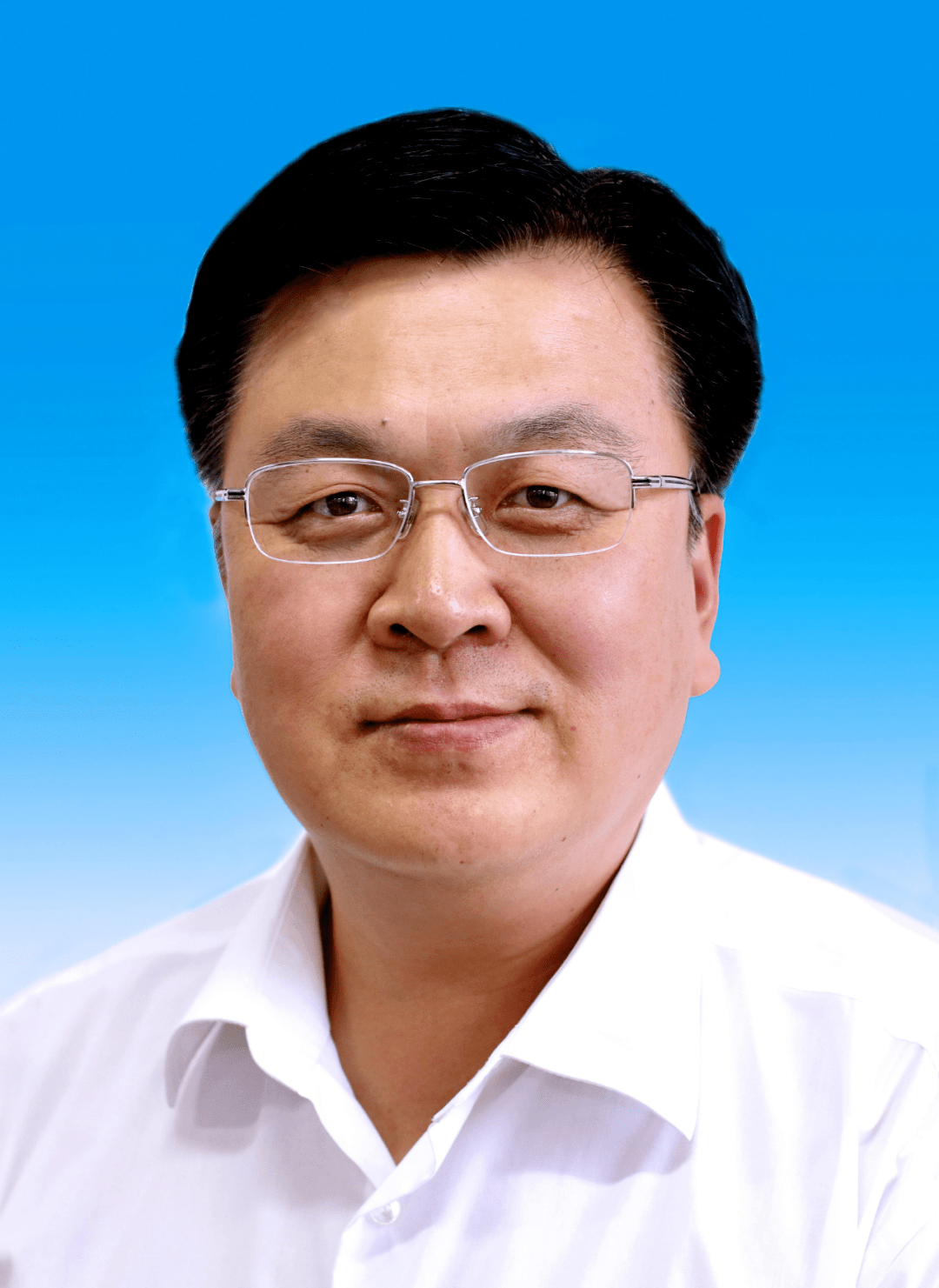 全国脱贫攻坚先进个人—— 台前县委副书记,县长王俊海