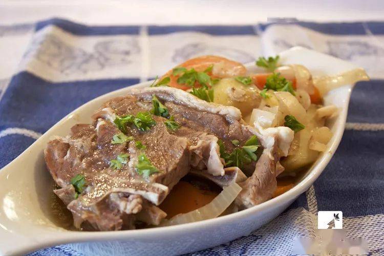 怎样去除羊肉的腥味 5aa1bf8190db4bd78308c1e60f29d99e.jpeg