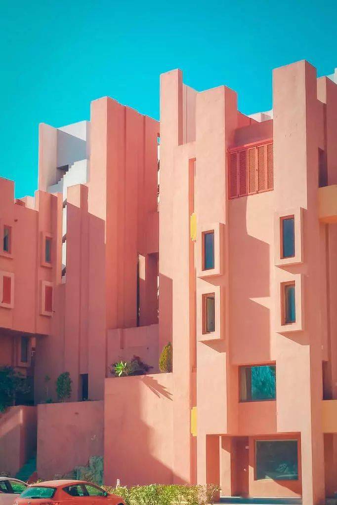 小贴士:  在西班牙的卡尔佩小城(calpe),就有曾经风靡一时的游戏纪念