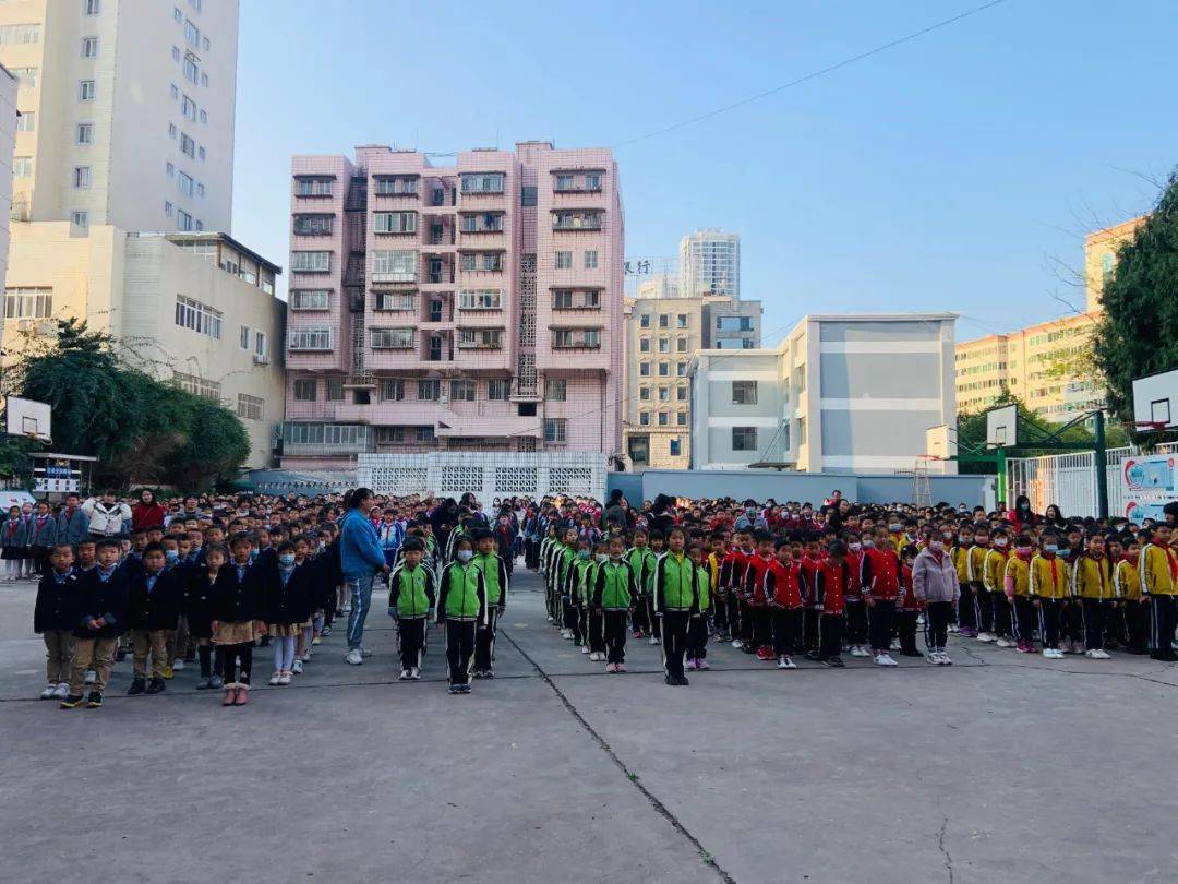 拓东二小以梦为翼犇向新征程开学典礼