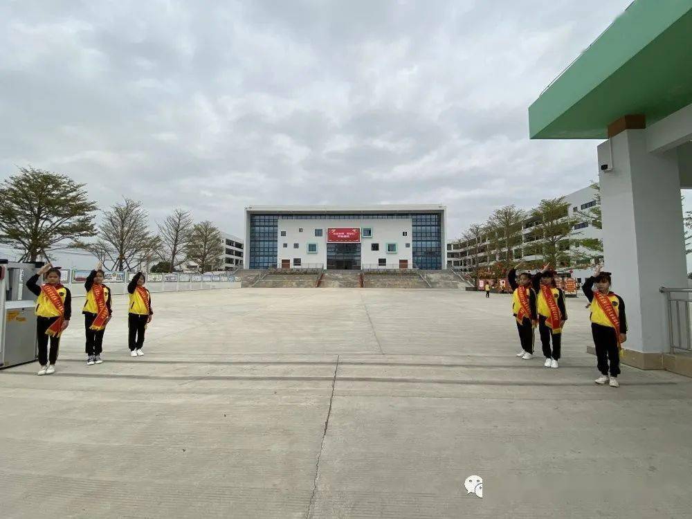 南珠校区喜迎建党一百年争做出彩英才娃海城区第二小学