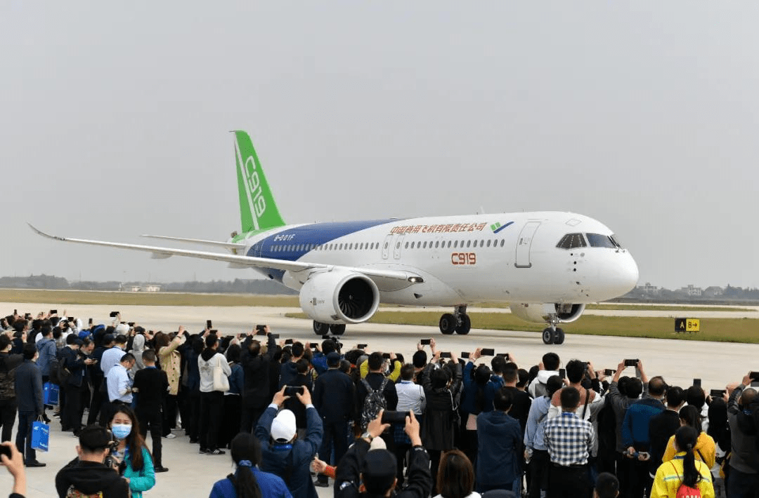 國產大飛機c919全球首單落戶東航你願意花高價體驗嗎