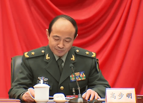 重庆"戎装常委"调整