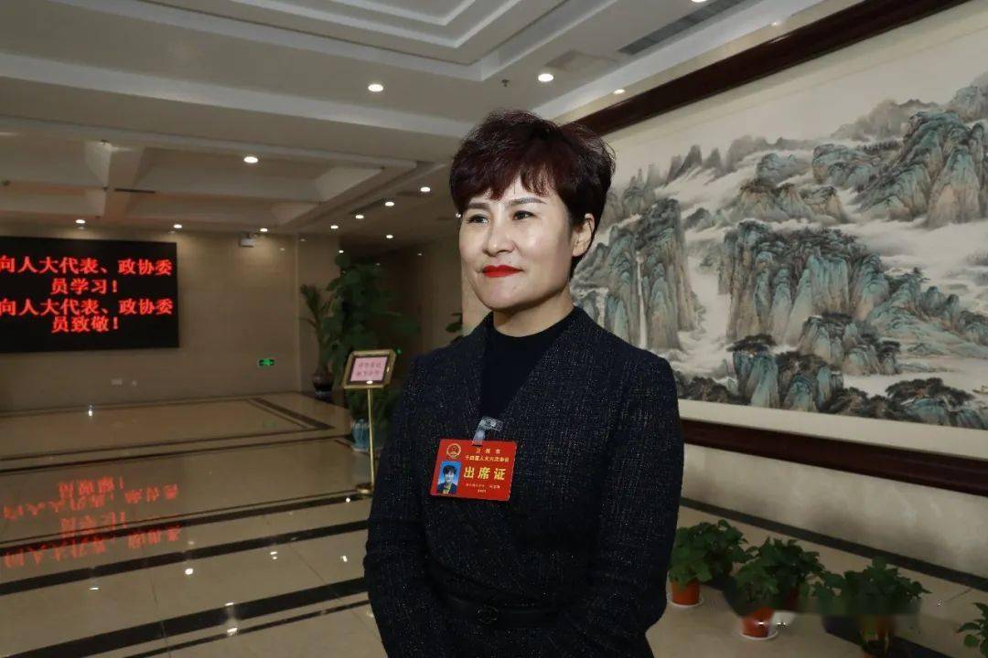 聚焦两会今天出席人大会的代表们陆续报道他们关注这些事情