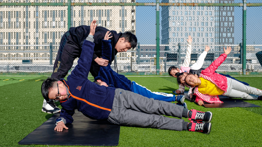 公告让孩子爱上运动青少年飞盘体适能春季训练营招募中