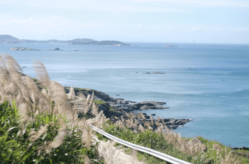 小众这里被称为国内小镰仓海上小火车真的太美了