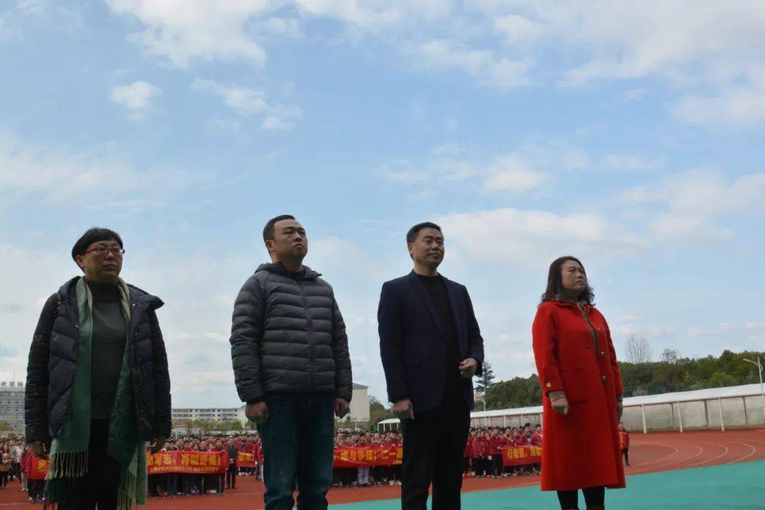 上饶中学百日奋战登金榜一朝腾飞创辉煌我校高三腾飞年级举行百日誓师
