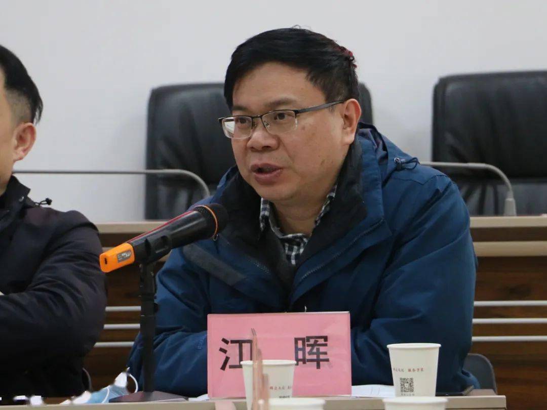 市戏剧传承中心副主任江晖讲话