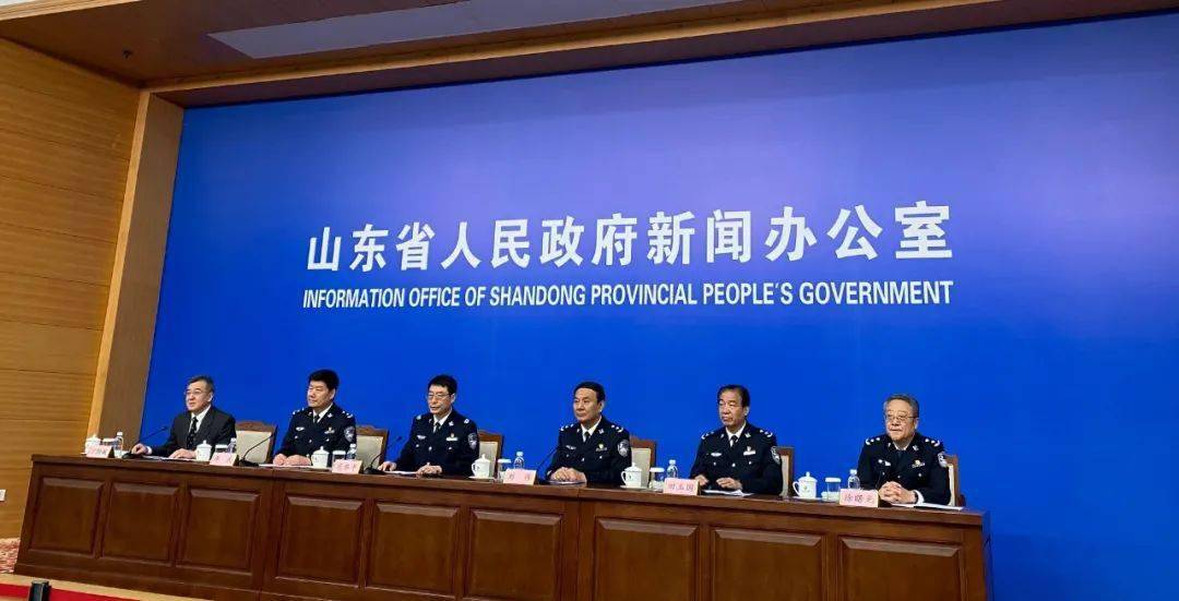 人口自由落户_自由女神像(2)