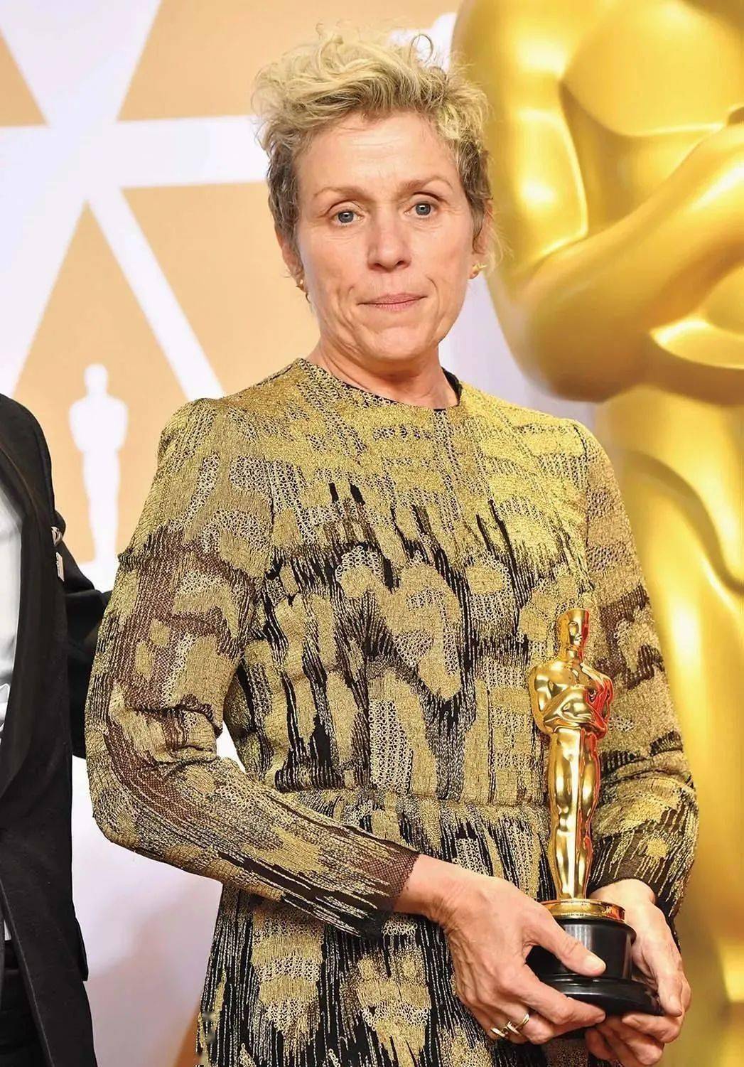 金球奖最佳导演赵婷:16岁出国留学,从无人问津到被好莱坞追捧只用了5