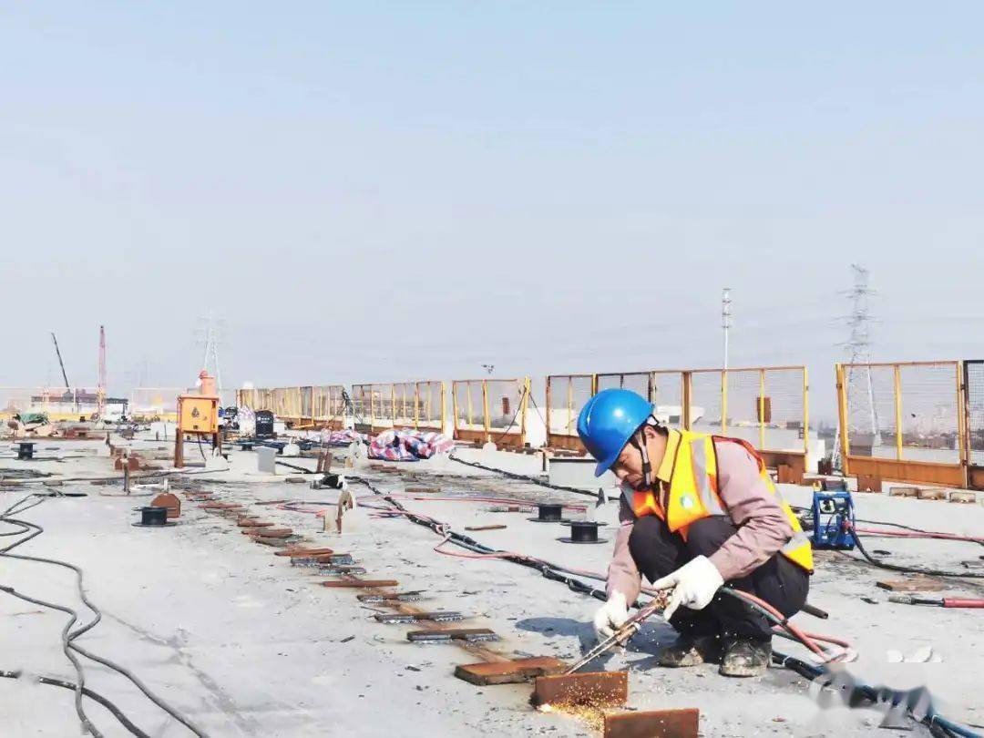 5亿工程招标现同款报价 光大路桥多次卷入&q