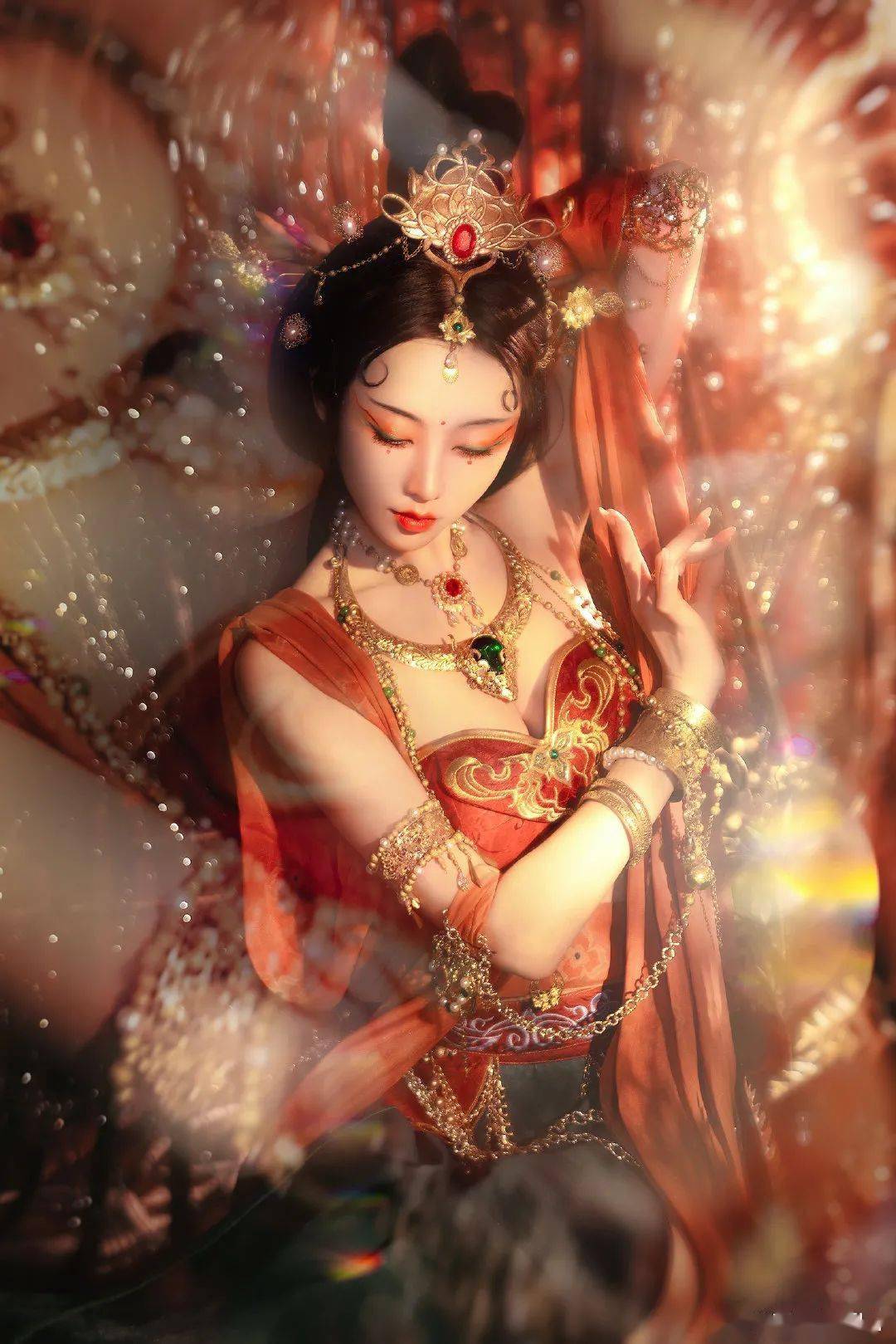 穿越千年与神女对视心甘情愿地被她的眼神捕获