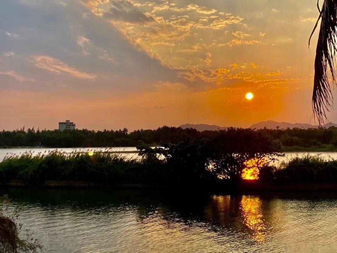 图说琼海 夕阳西下万泉河畔 韩佃杰