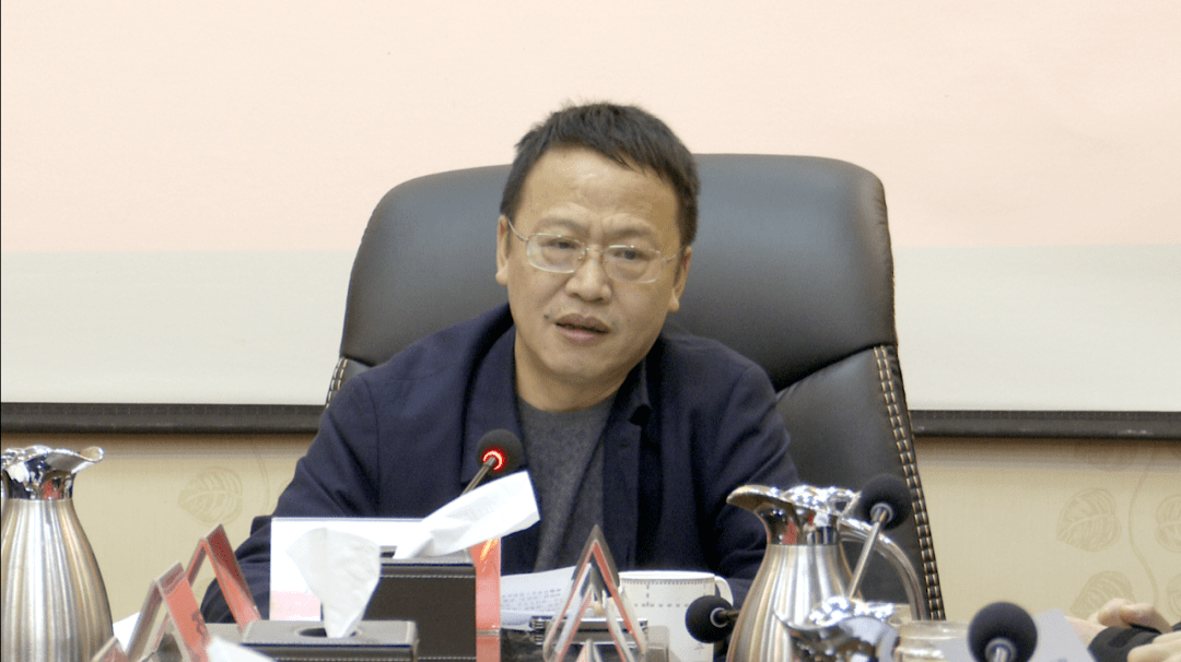 伍志平主持召开县政府党组(扩大)会议,研究了这些工作