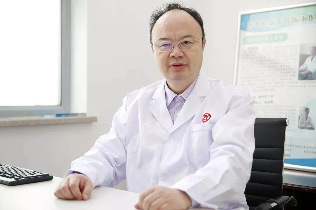 齐齐哈尔市中医医院名医工作室专家消化内科及中西医结合专家李显筑