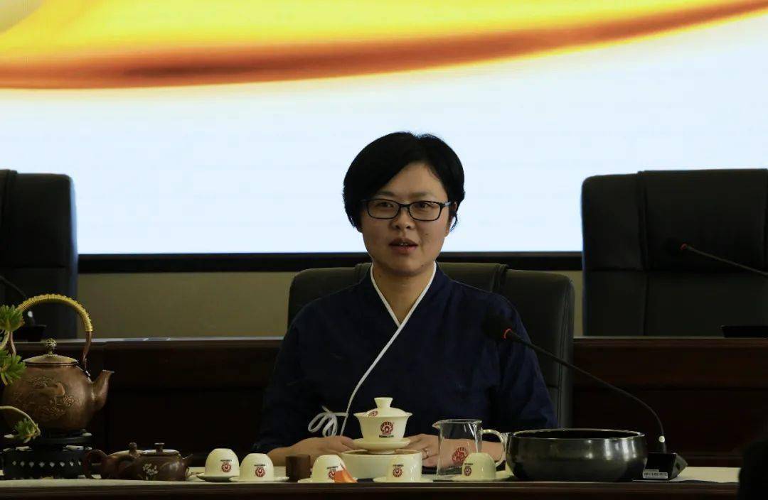 既能心有猛虎又能细嗅蔷薇昭通人社这堂课赏心悦目沁人心脾