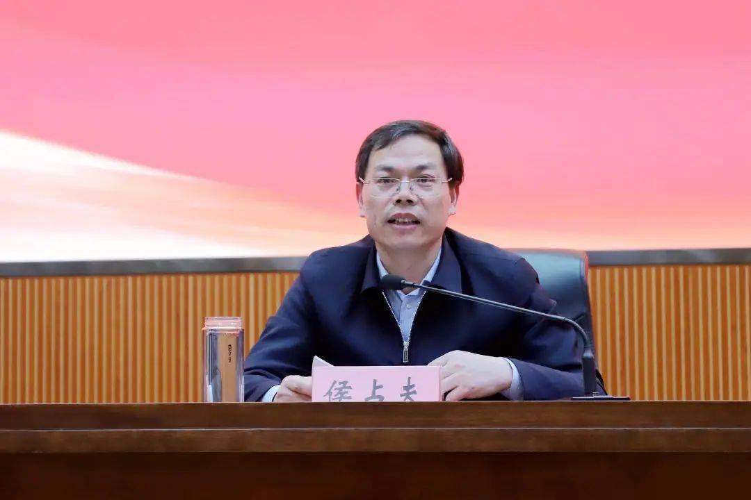 百年礼赞巾帼向党全县庆祝三八妇女节暨妇女工作表彰大会召开