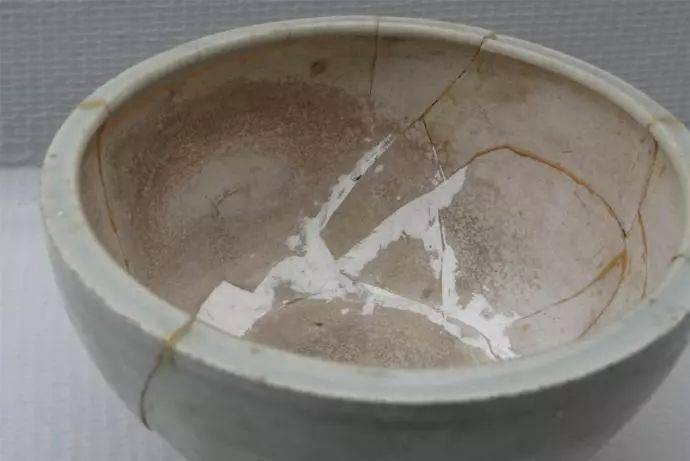 1991年在四川遂宁市金鱼村发现的宋瓷窖藏,出土瓷器985件,铜器18件,青