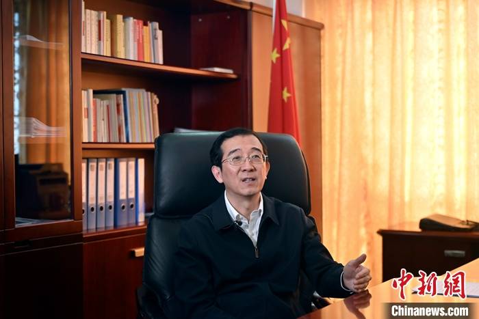 农民工中央委员会副主席杨震：充分发挥党的专业优势，做好“十四五”新阶段的工作。