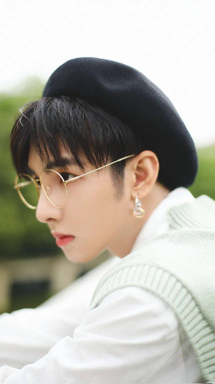 手机壁纸郑繁星