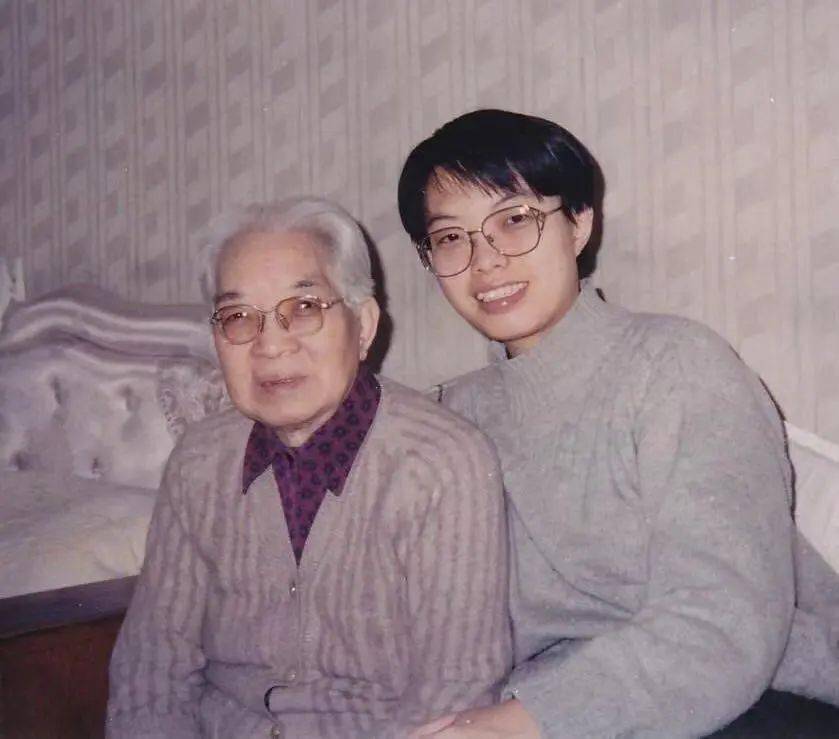 精彩预告今晚特邀骆玉笙大师孙女骆巍巍莅临老魏道直播间与网友互动