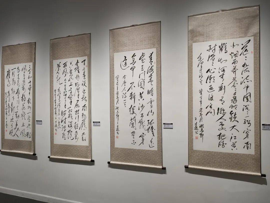 部分作品欣赏本次展览既是一次拱墅区残疾人书画家,赤城画派画家的