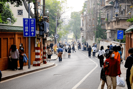 街道大概有多少人口_保田镇有多少人口