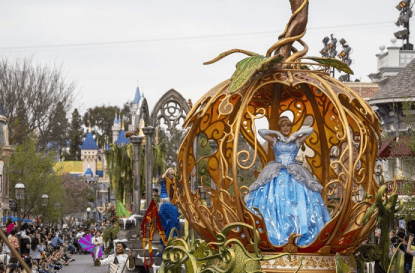 停业一年多后，美国加州迪士尼乐园等最早将于4月1日开放