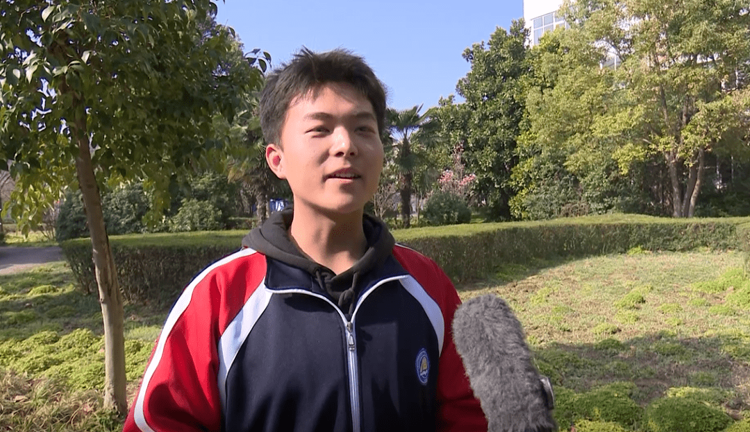 临颍一高举办2021年决战高考百日冲刺誓师大会