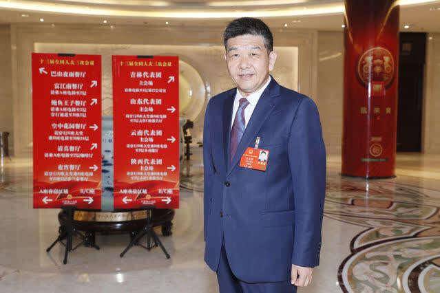 张志勇代表急需建立中小学生心理问题干预机制