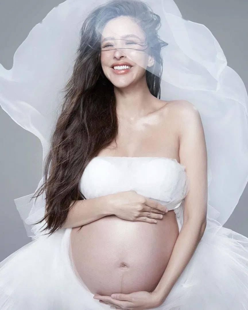 杨颖怀孕肚子图片