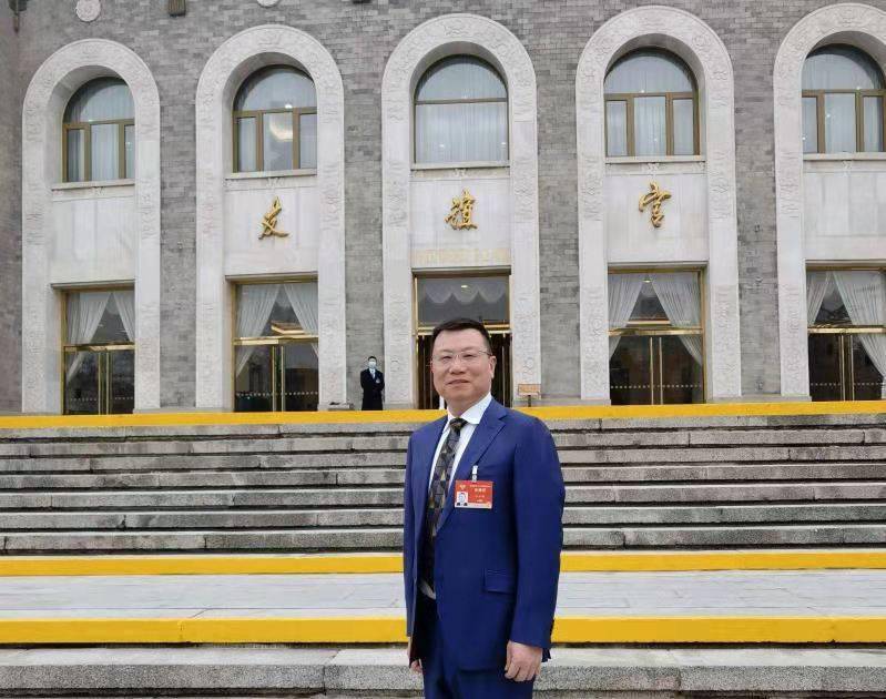 全国政协委员汪小帆:线上线下融合创新,促进高校优质课程大规模共享