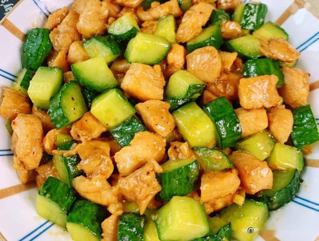 美食家常菜推荐:香辣孜然蘑菇,麻婆豆腐,黄瓜炒鸡丁,简单美味