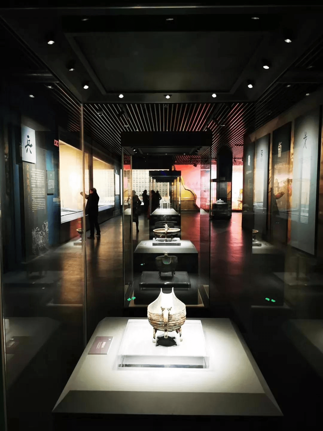 文化棗莊 | 墨子文化城(六館映塔)之滕州博物館_展廳