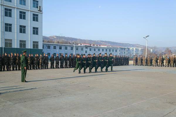 武警第一机动总队定州图片