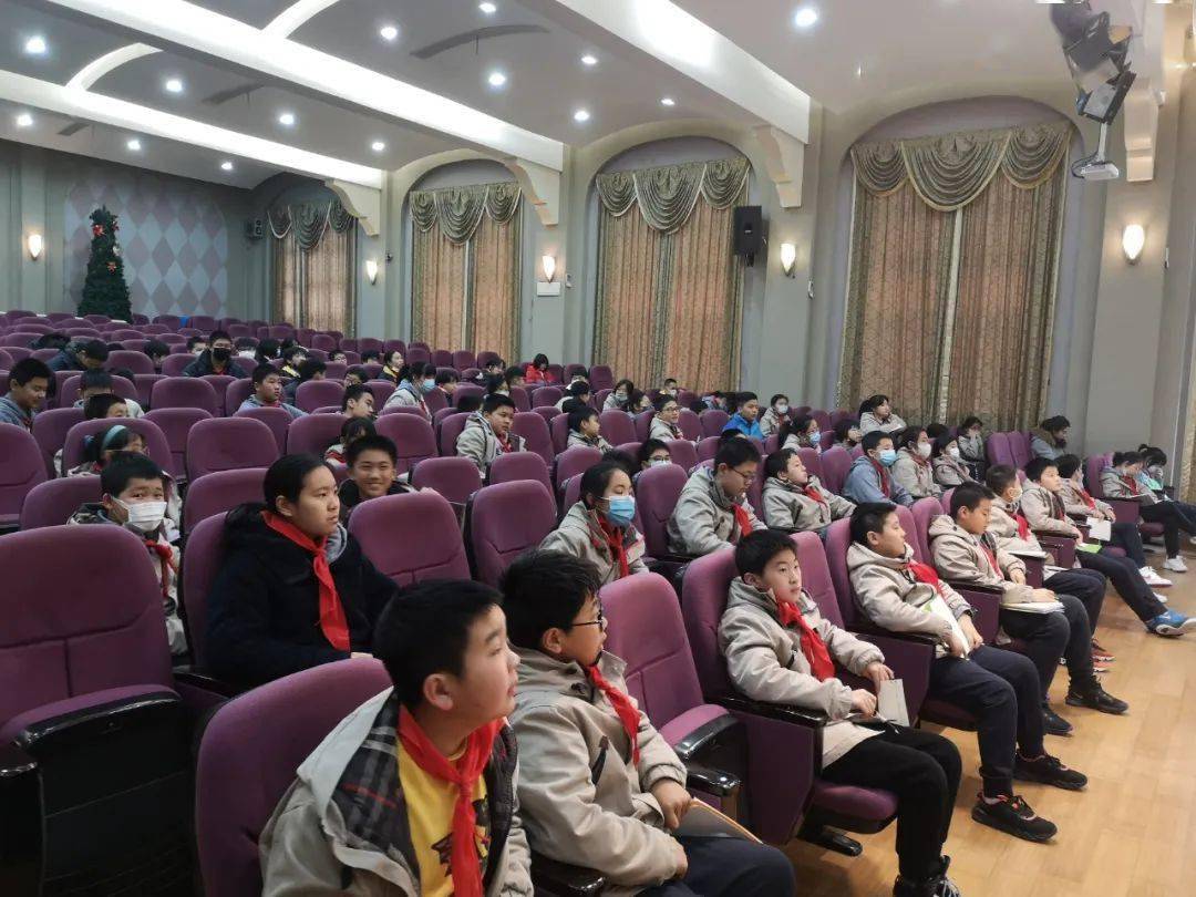 上海市震旦外国语中学召开全体住宿生会议