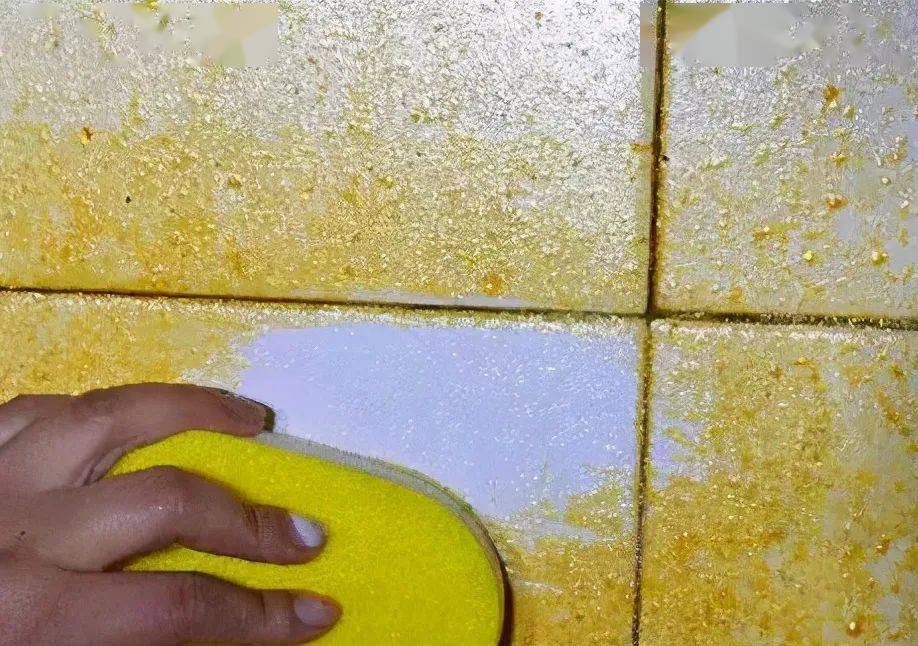 厨房油污又黏又厚别用洗洁精教你1招老油灶也能闪闪发光