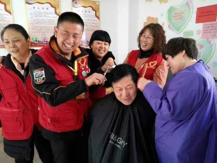 入党故事韩俊明用行动助燃城市文明温度